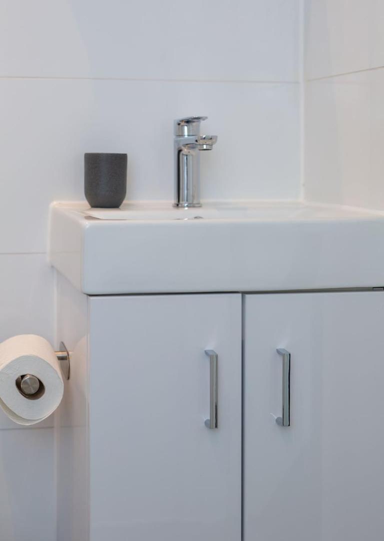 Stylish Apartment W/ Private Garden - Dog Friendly Newport  Luaran gambar