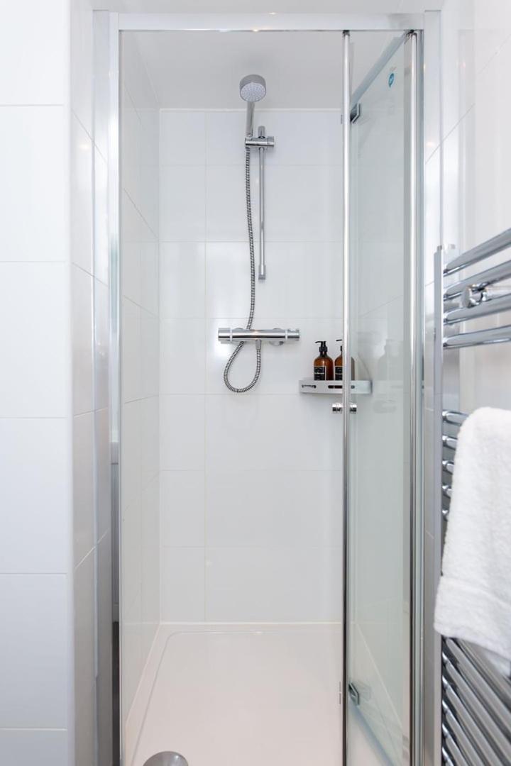 Stylish Apartment W/ Private Garden - Dog Friendly Newport  Luaran gambar